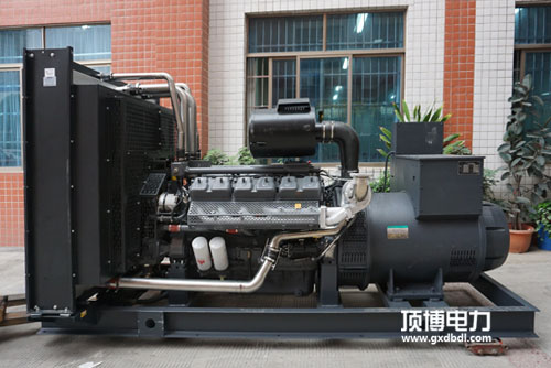 600KW柴油發(fā)電機(jī)靜音箱尺寸是多少？