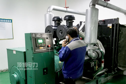 柴油發(fā)電機(jī)組排氣管有燒紅是怎么回事？應(yīng)該怎么布置