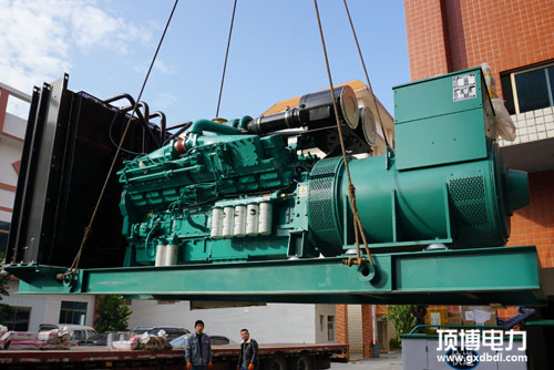 柴油發(fā)電機(jī)汽缸蓋為什么容易爆缸，大概有4個(gè)原因