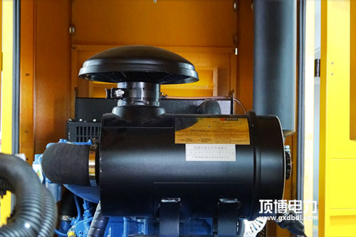 冷凍液中滲入機(jī)油，對發(fā)動(dòng)機(jī)汽缸有什么樣影響？